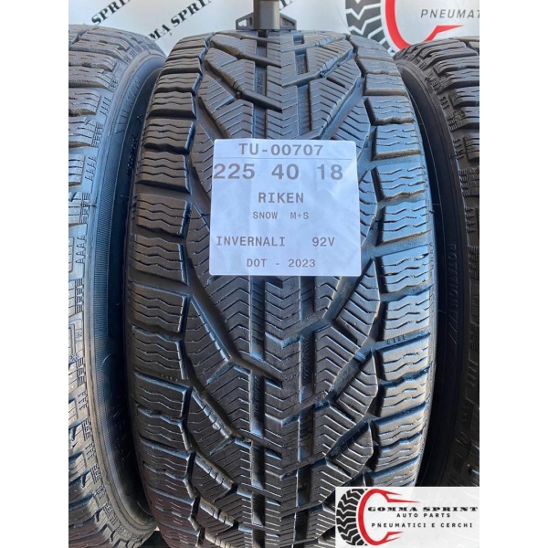 4 PNEUMATICI 225/40 R18 RIKEN INVERNALI 95% - immagine 2