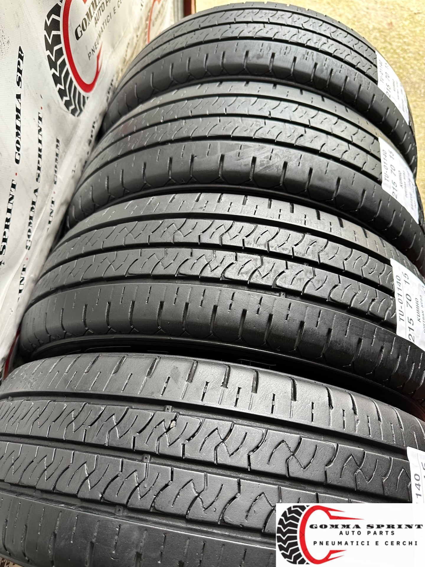 4 PNEUMATICI 215/70 R15C KUMHO ESTIVE - immagine 10
