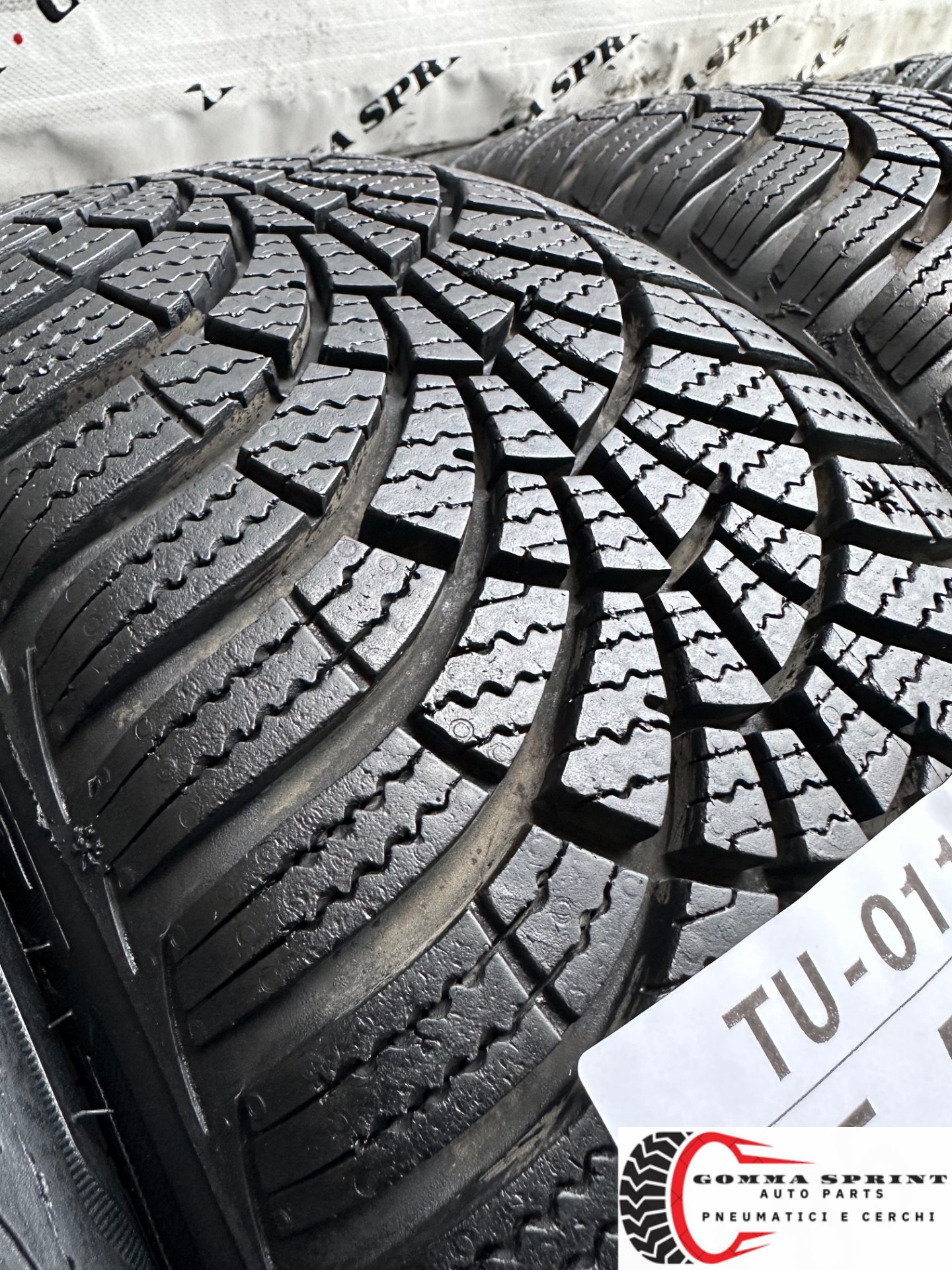 4 PNEUMATICI 185/55 R15 GOODYEAR INVERNALI 95% - immagine 8