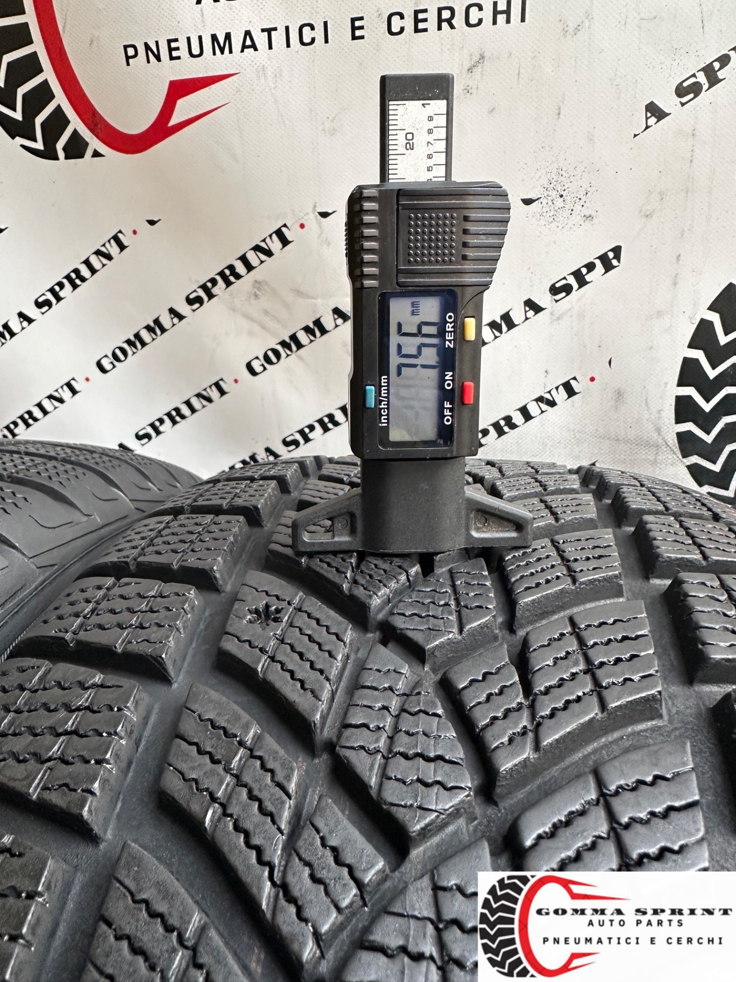 4 PNEUMATICI 225/55 R18 GOODYEAR INVERNALI - immagine 4