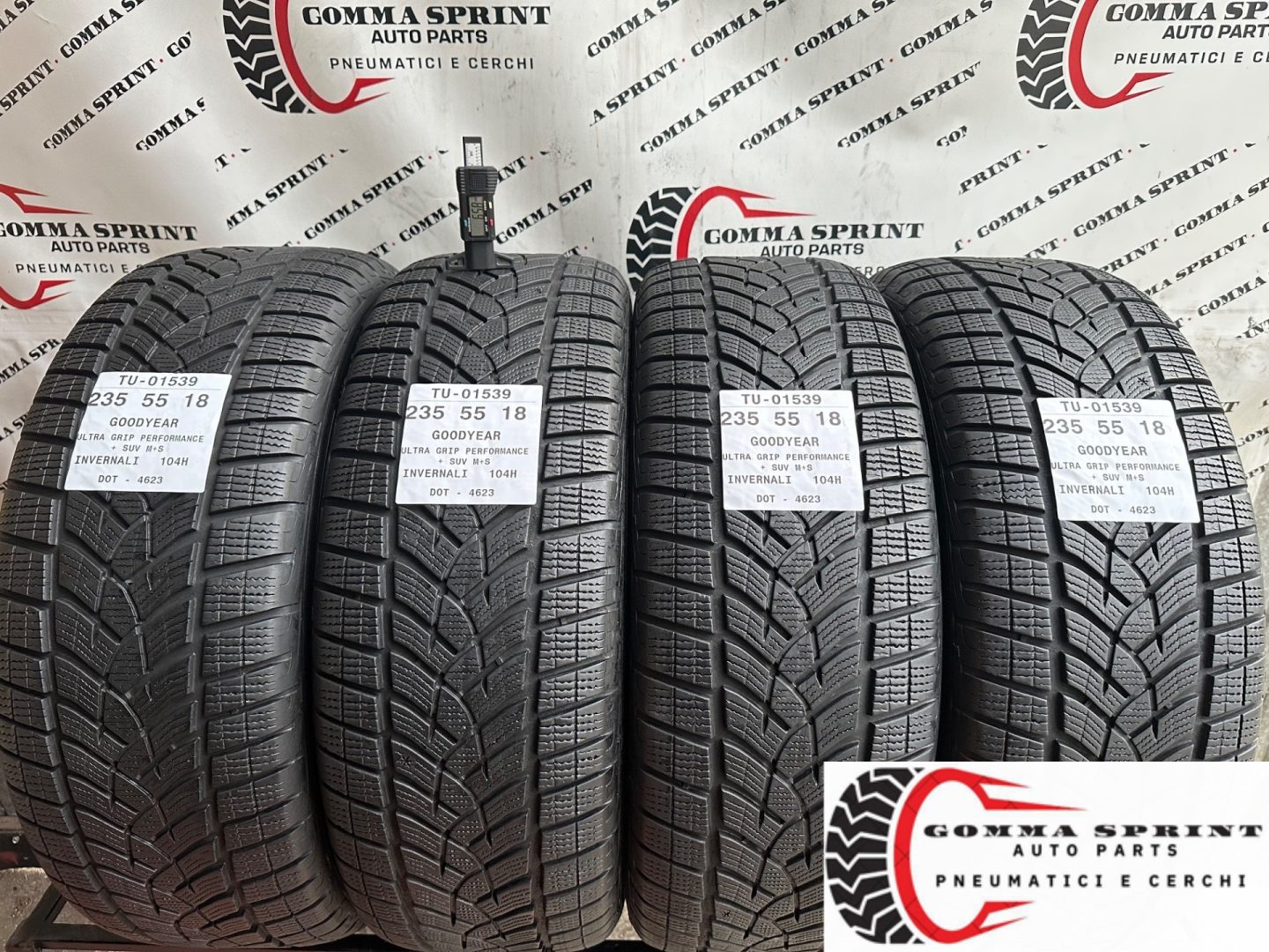 4 PNEUMATICI 235/55 R18 GOODYEAR INVERNALI