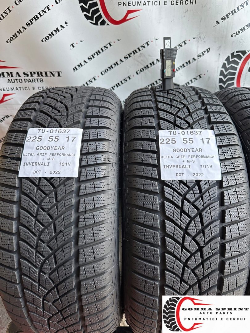 4 PNEUMATICI 225/55 R17 GOODYEAR INVERNALI - immagine 4